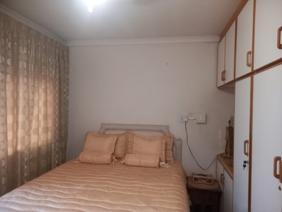 4 Bedroom Property for Sale in Manzil Park North West